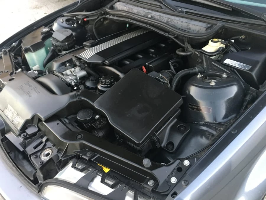 2002 BMW E46 330i & 330Ci - Image 3 of 4