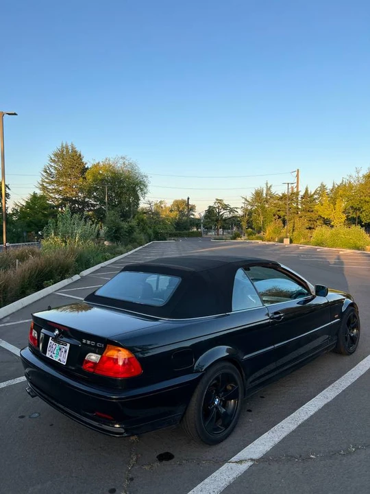 2002 BMW E46 330i & 330Ci - Image 2 of 15