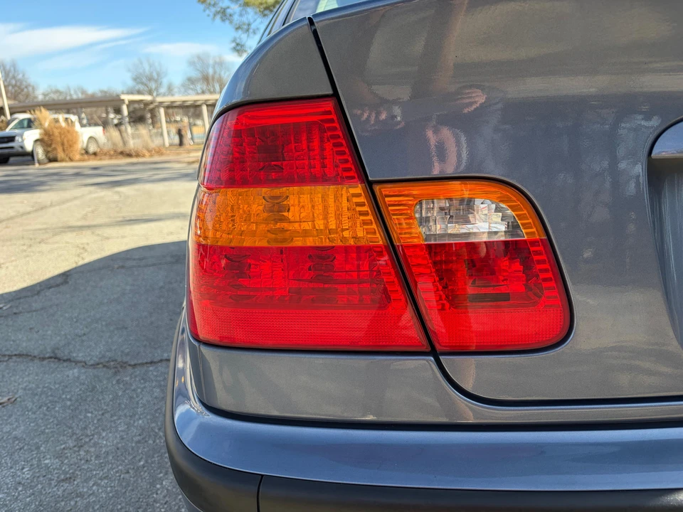 2002 BMW E46 330i & 330Ci - Image 24 of 31