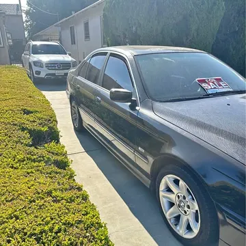2002 BMW 525i Sedan