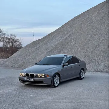 2002 BMW 5 Series 525i