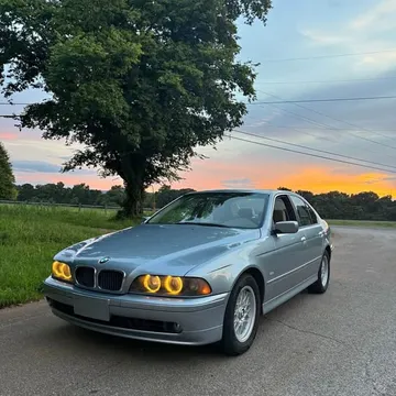 2002 BMW 5 Series 525i Sedan
