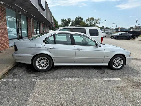2002 BMW 5 Series 525i Sedan 4D