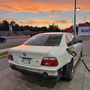 2002 BMW 5 Series 540i Sedan 4D