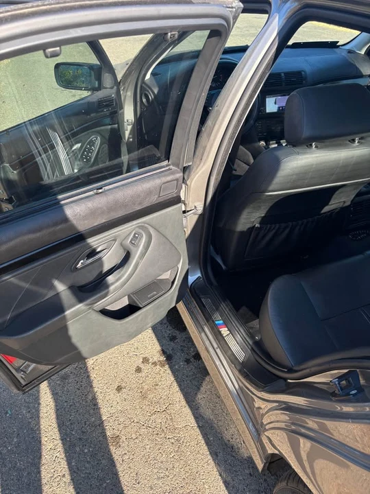 2002 BMW E39 540i - Image 12 of 16