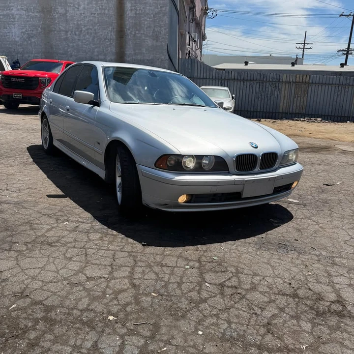 2002 BMW E39 540i - Image 2 of 7