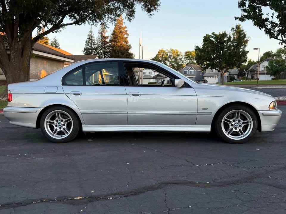 2002 BMW E39 540i - Image 4 of 15