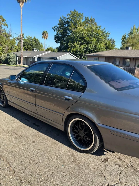 2002 BMW E39 540i - Image 3 of 16