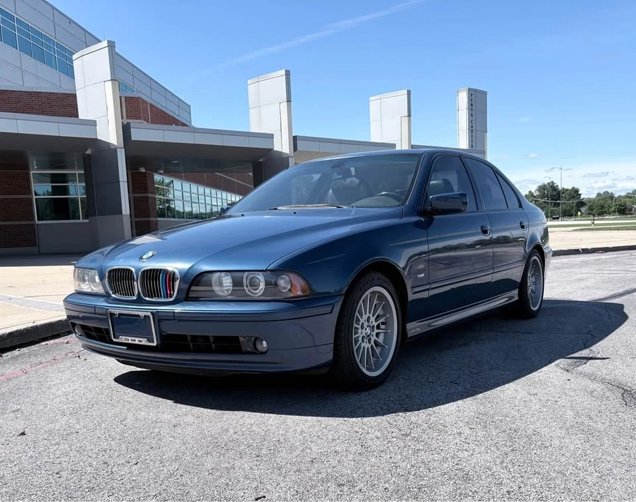 2002 BMW E39 540i - Image 2 of 15