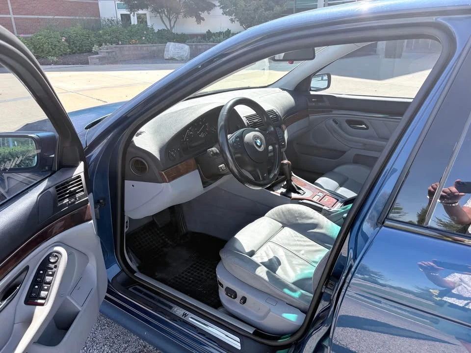 2002 BMW E39 540i - Image 10 of 15