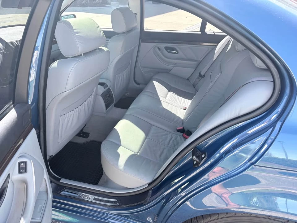 2002 BMW E39 540i - Image 11 of 15