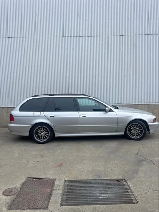 2002 BMW E39 540i - Image 2 of 8