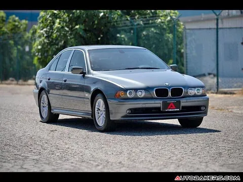 2002 BMW 5-Series 530i