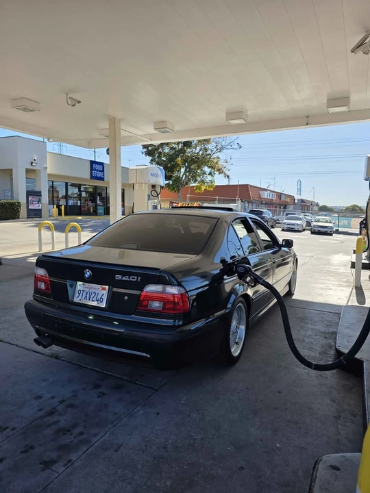 2002 BMW E39 540i - Image 2 of 13
