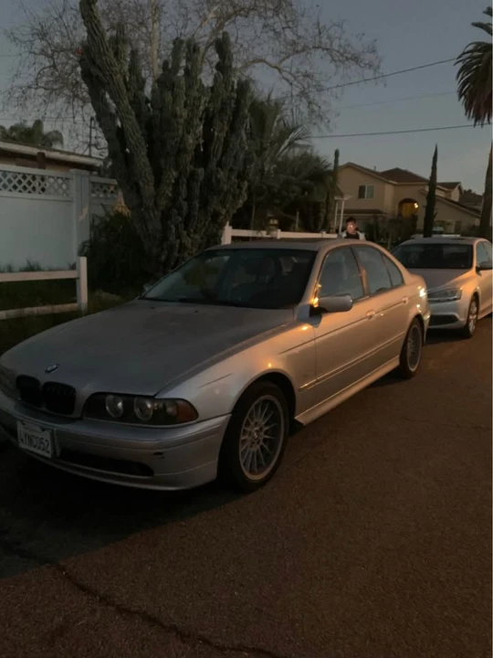 2002 BMW E39 540i - Image 2 of 5
