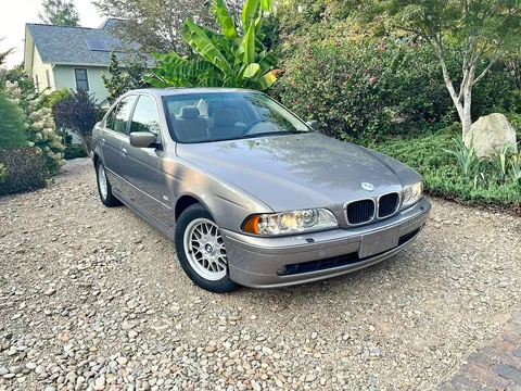 2002 BMW 525i E39