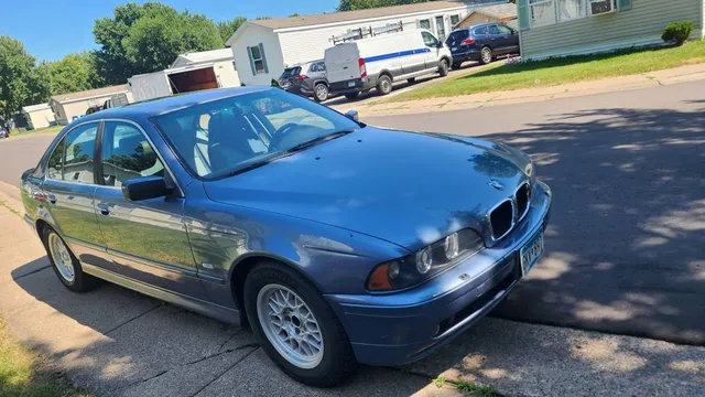 2002 BMW 525i