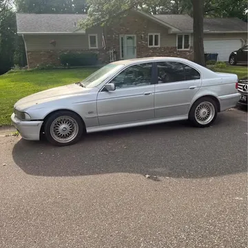 2002 BMW 525i