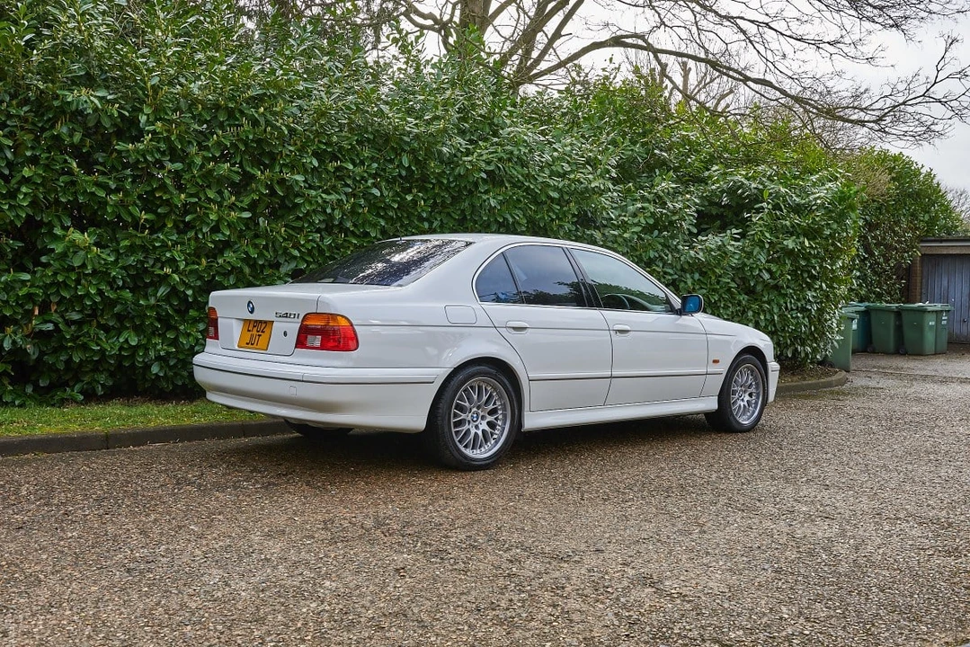 2002 BMW E39 540i - Image 18 of 30