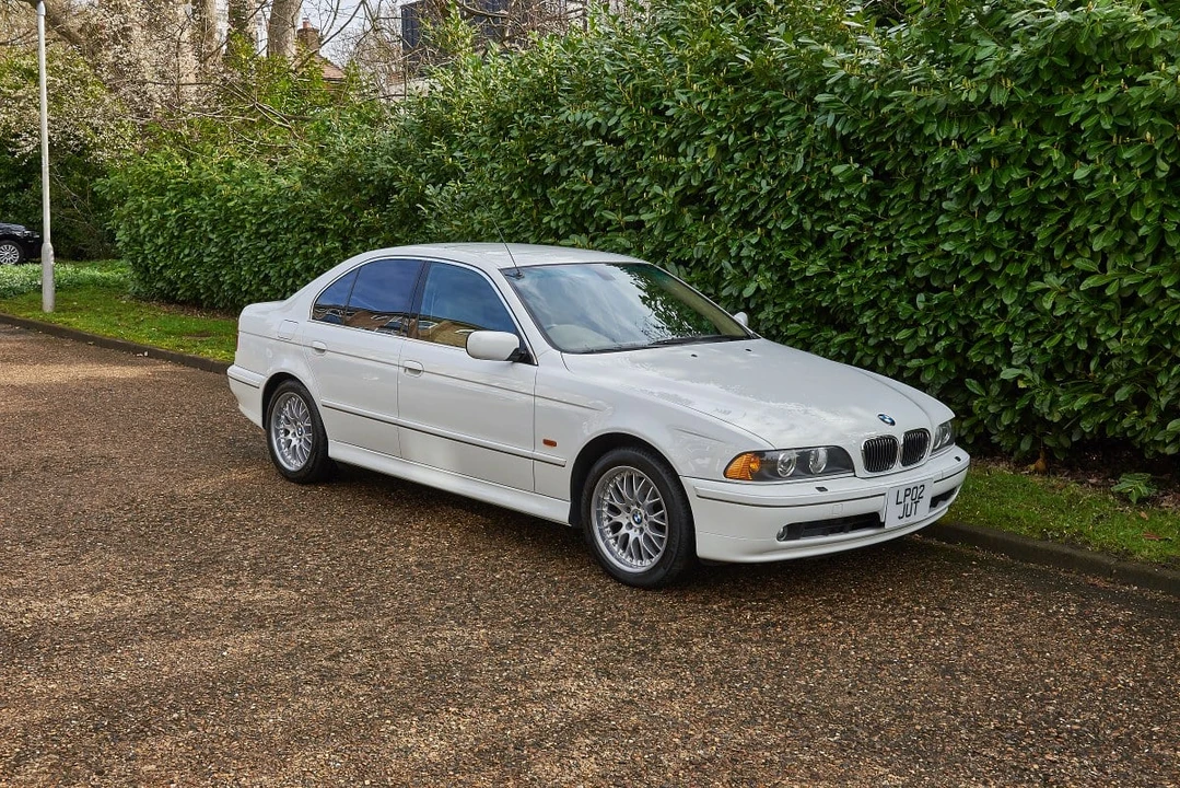 2002 BMW E39 540i - Image 16 of 30