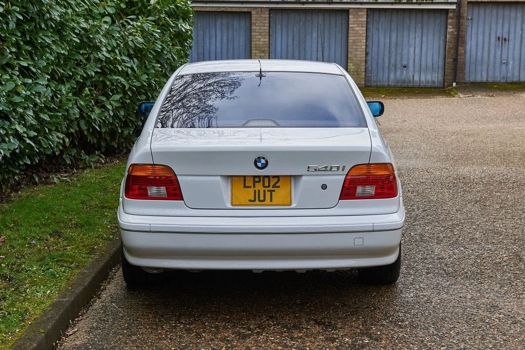 2002 BMW E39 540i - Image 10 of 30