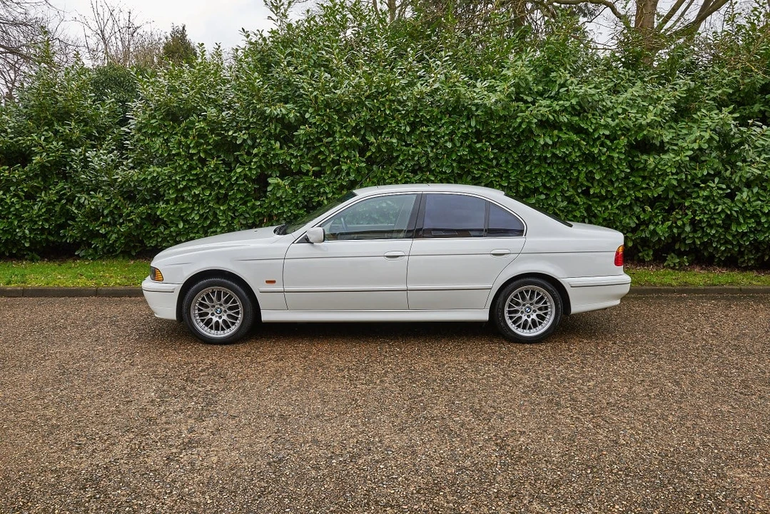 2002 BMW E39 540i - Image 27 of 30