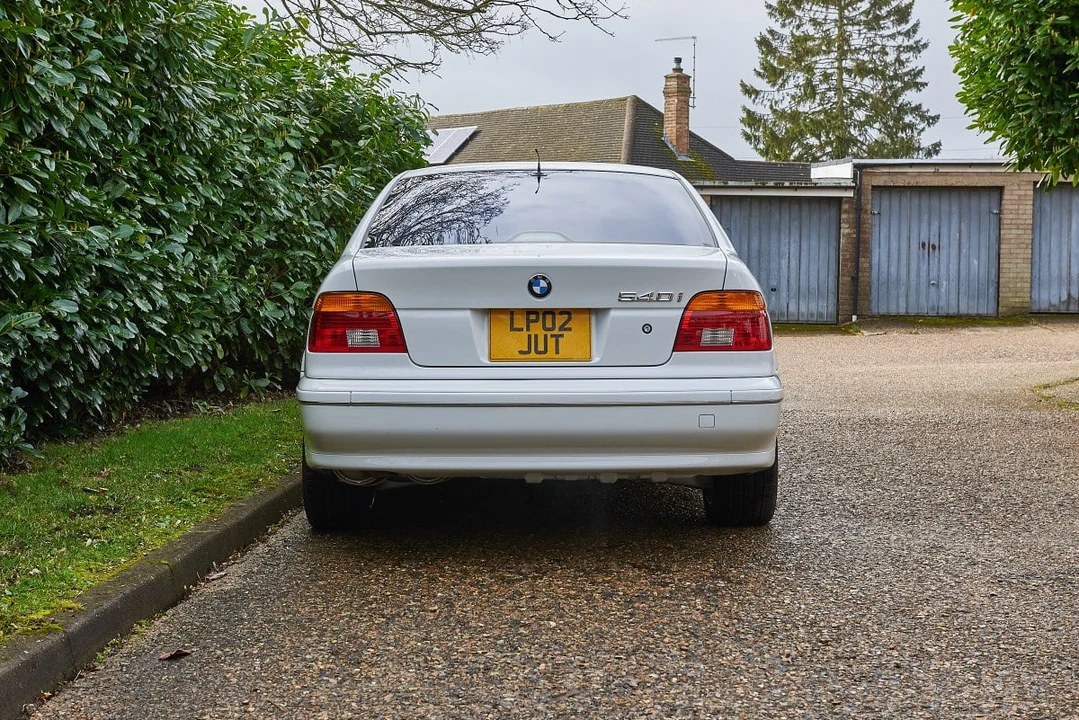 2002 BMW E39 540i - Image 21 of 30