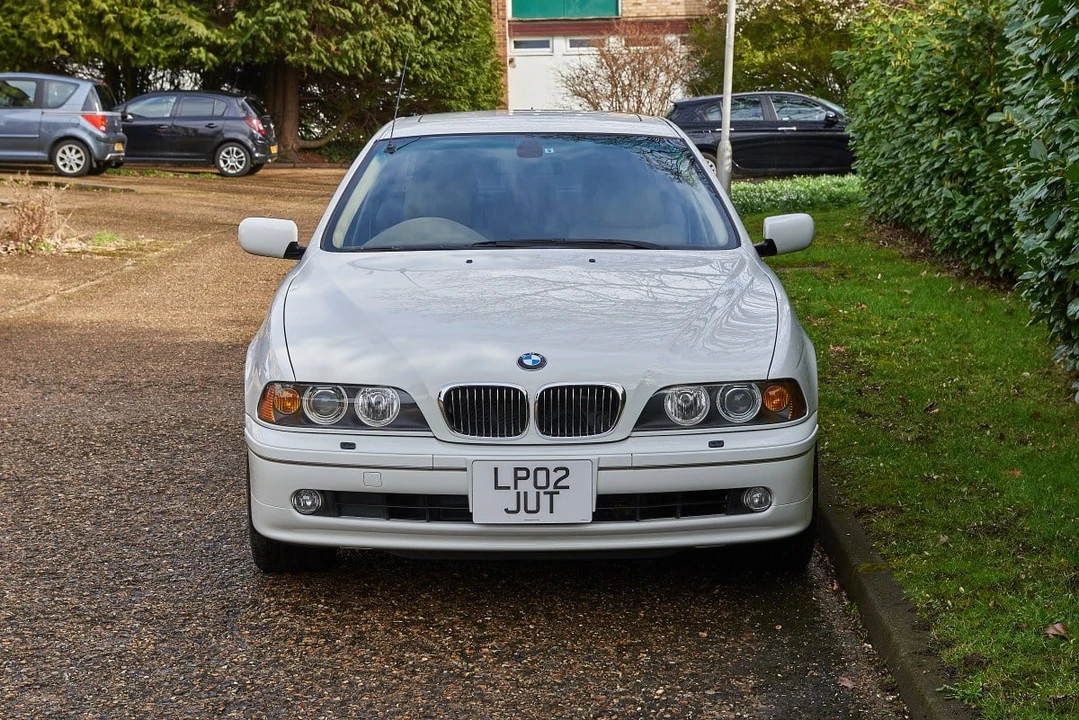 2002 BMW E39 540i - Image 2 of 30