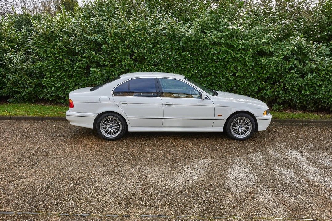 2002 BMW E39 540i - Image 29 of 30