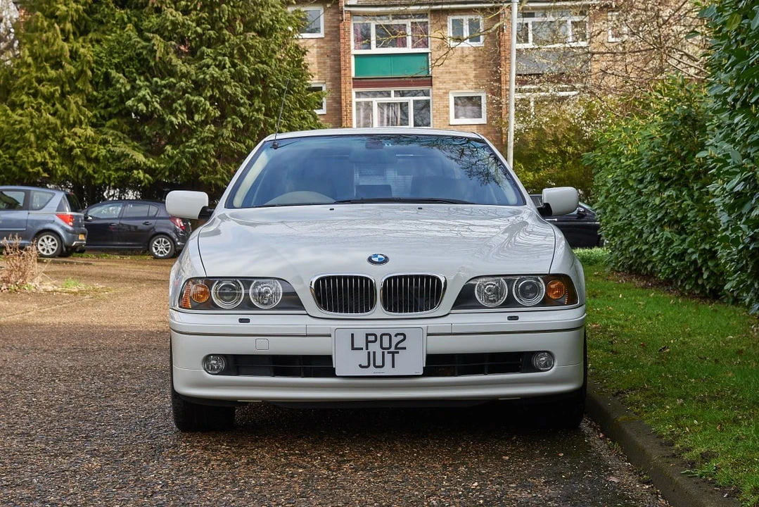 2002 BMW E39 540i - Image 25 of 30