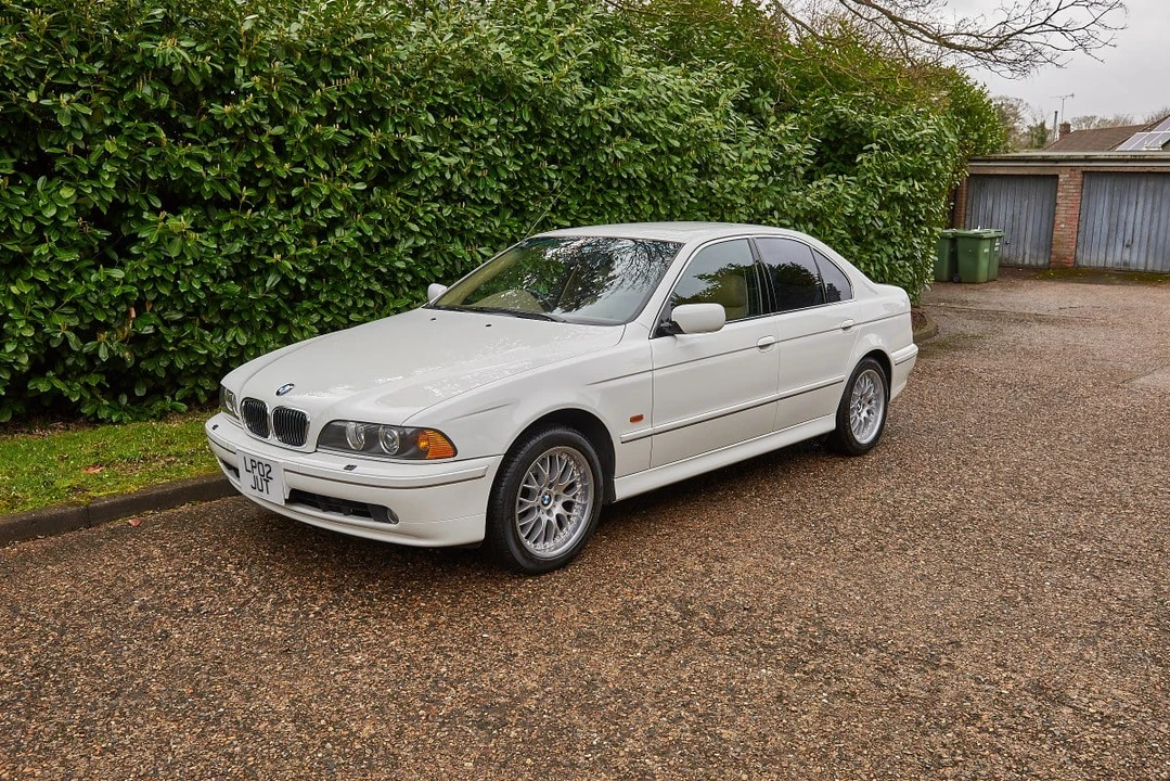 2002 BMW E39 540i - Image 19 of 30