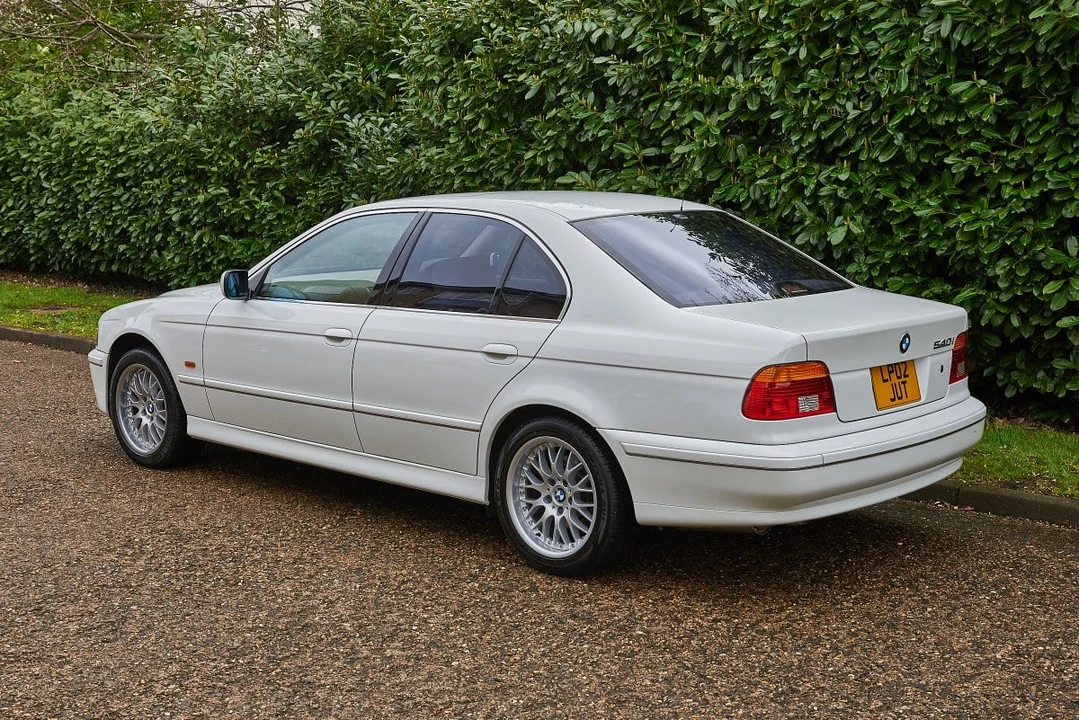 2002 BMW E39 540i - Image 17 of 30