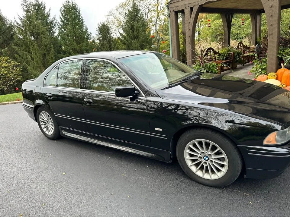 2002 BMW E39 540i - Image 2 of 3