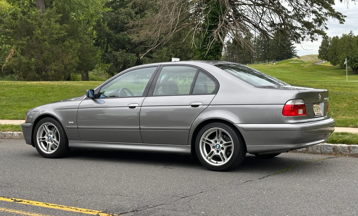 2002 BMW E39 540i - Image 11 of 31