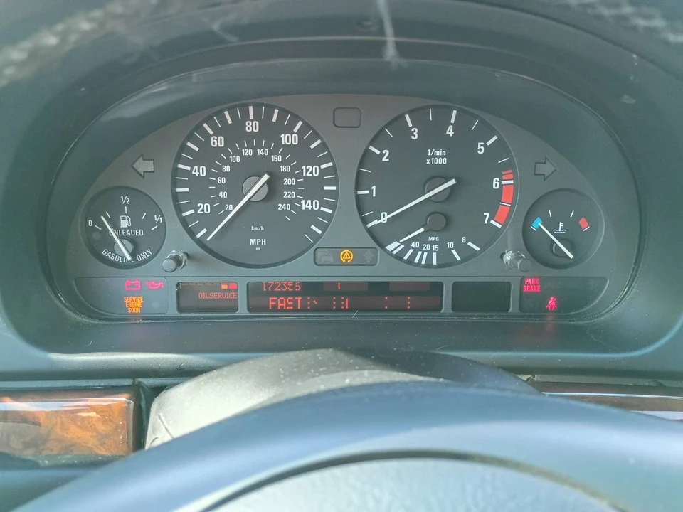 2002 BMW E39 540i - Image 14 of 15