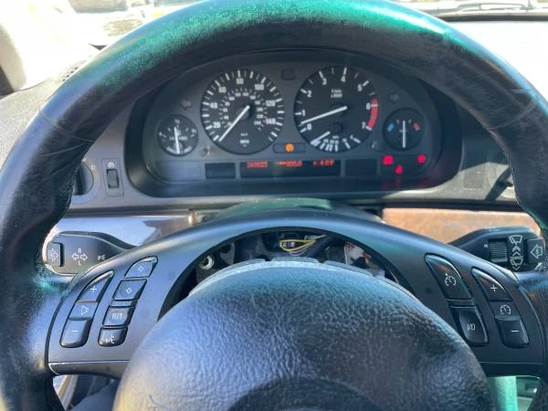 2002 BMW E39 540i - Image 9 of 12