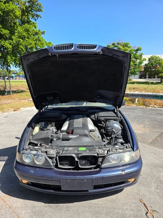 2002 BMW E39 540i - Image 8 of 20