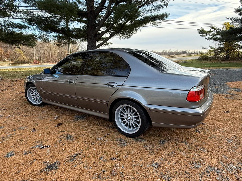 2002 BMW E39 540i - Image 11 of 31