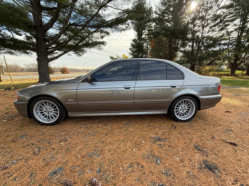 2002 BMW E39 540i - Image 10 of 31
