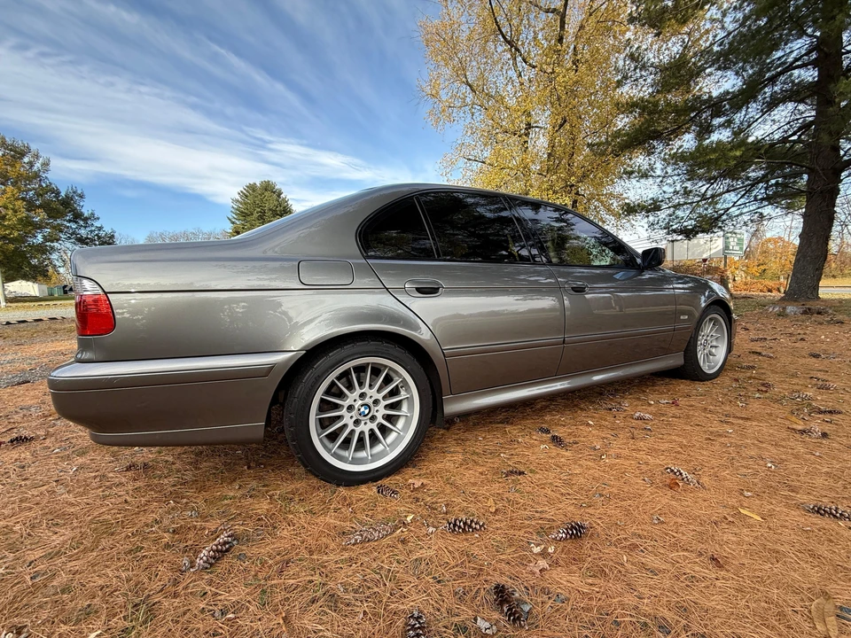 2002 BMW E39 540i - Image 17 of 31