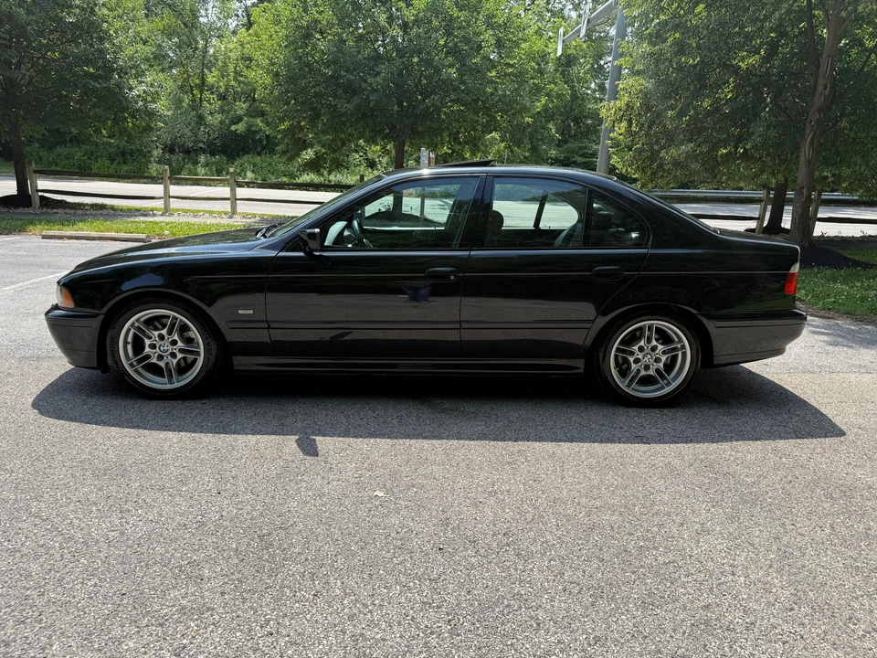 2002 BMW E39 540i - Image 10 of 31