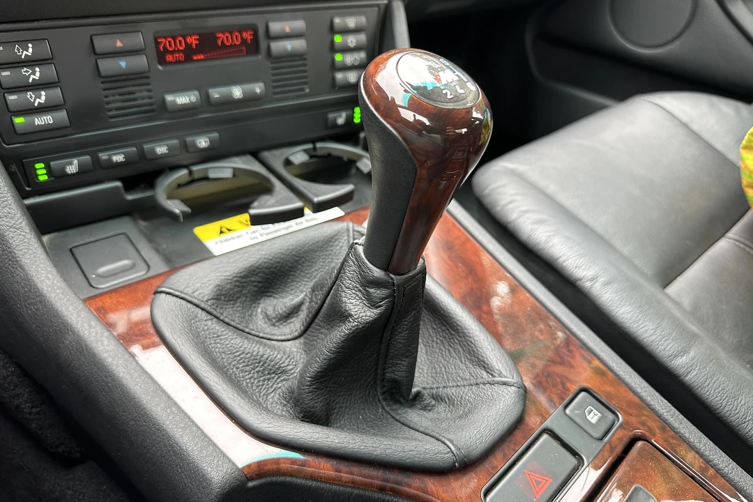 2002 BMW E39 540i - Image 29 of 31