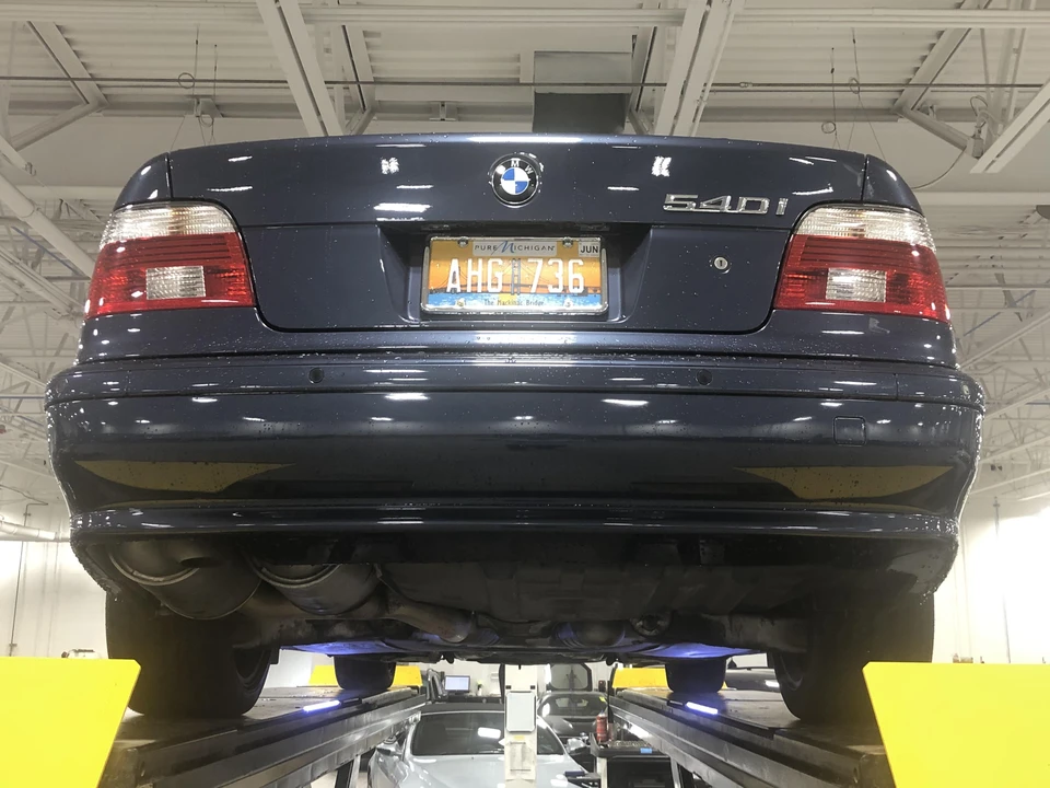 2002 BMW E39 540i - Image 11 of 31