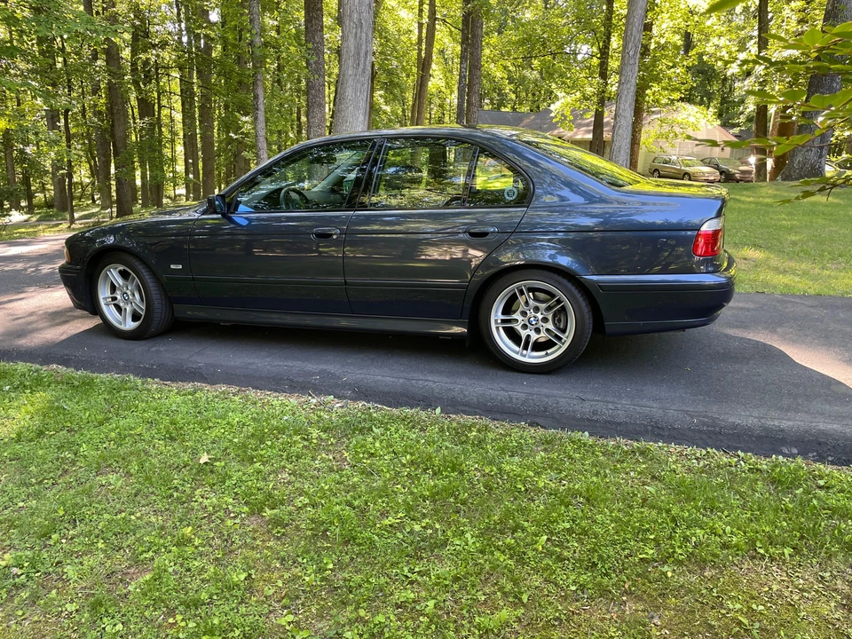2002 BMW E39 540i - Image 9 of 31
