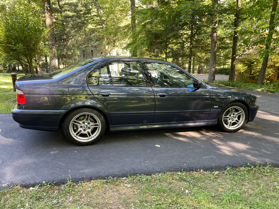2002 BMW E39 540i - Image 12 of 31