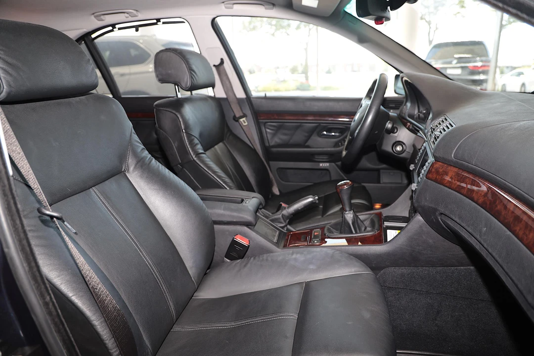 2002 BMW E39 540i - Image 24 of 31