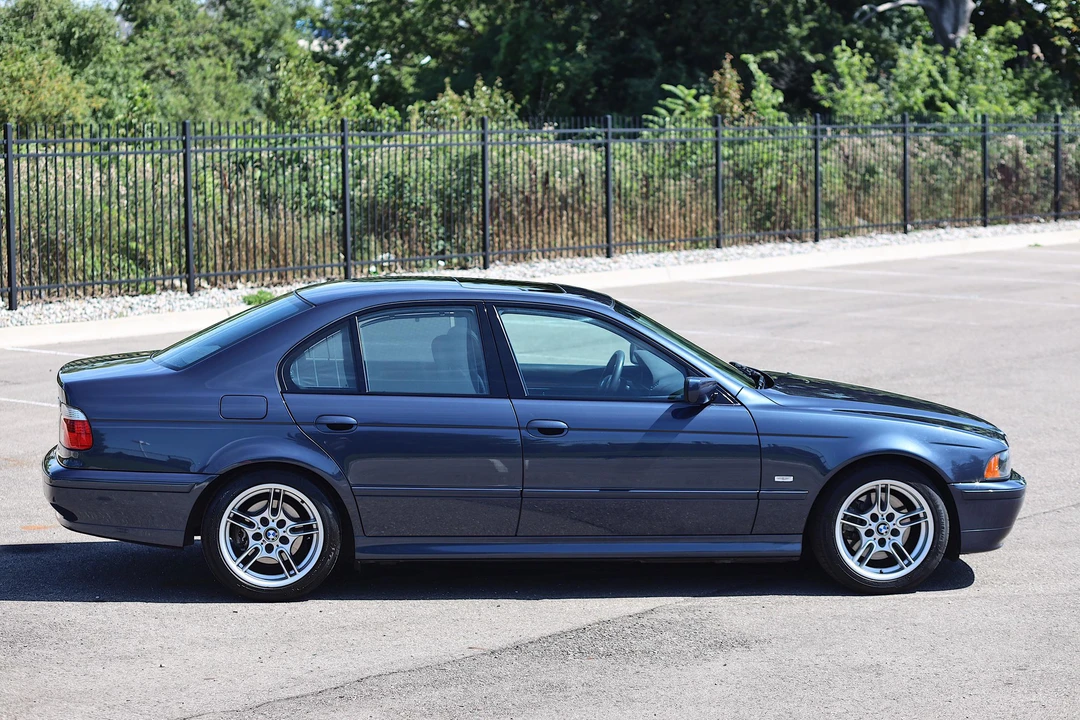 2002 BMW E39 540i - Image 2 of 31