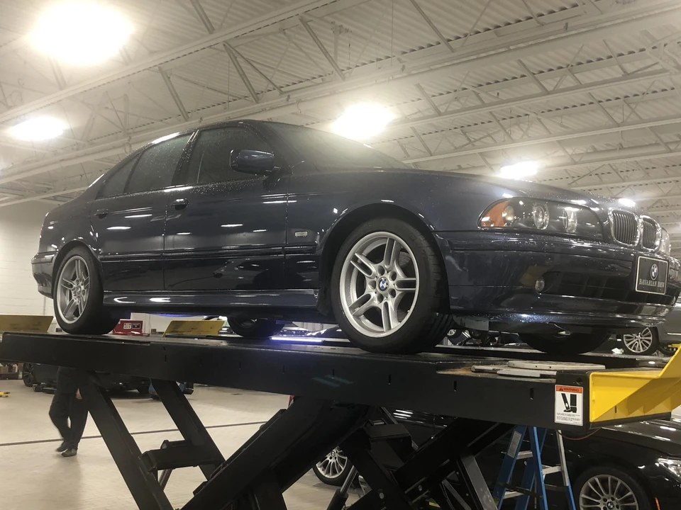 2002 BMW E39 540i - Image 14 of 31