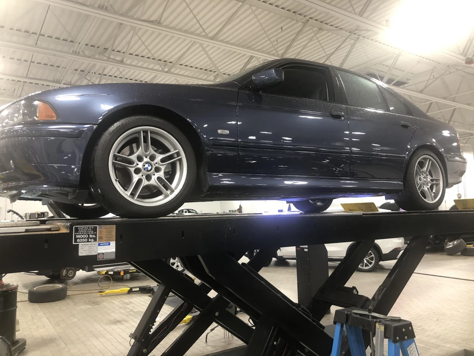 2002 BMW E39 540i - Image 7 of 31