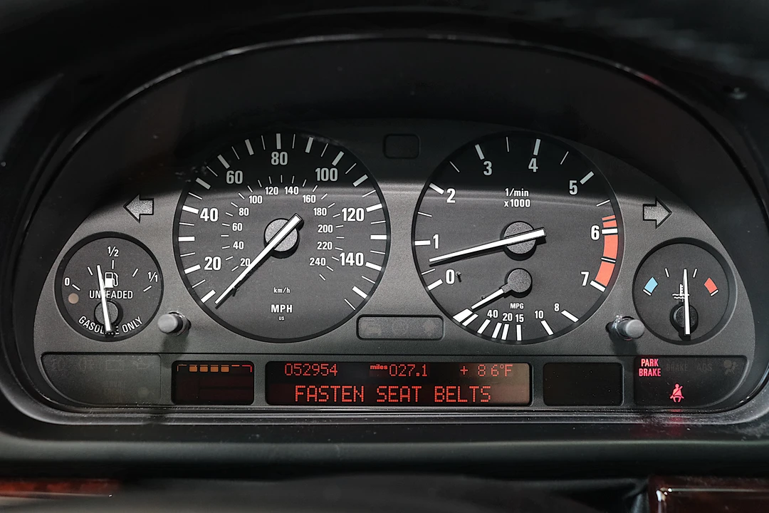 2002 BMW E39 540i - Image 28 of 31